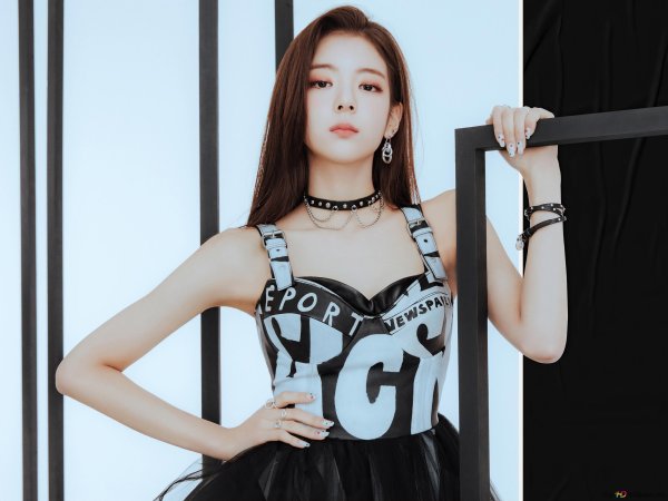 Лиа Итзи фигура