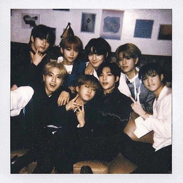 Stray Kids полароид
