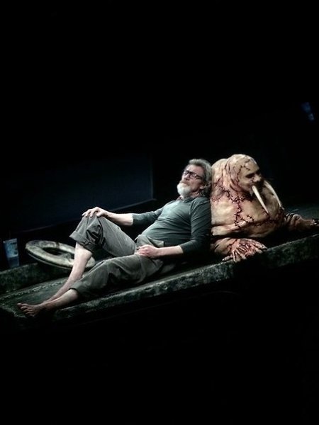 Бивень постер (44 фото)