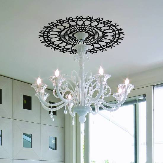 Наклейка на потолок под люстру