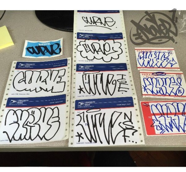 Наклейки Теги граффити