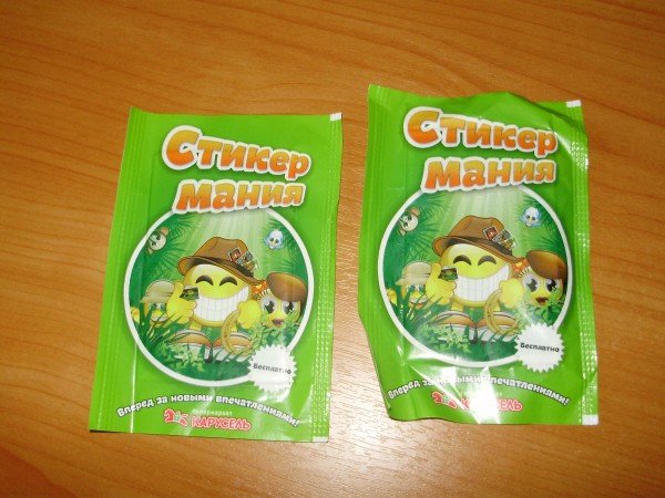 Книжка с наклейка животных Карусель