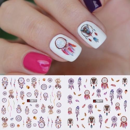 Маникюр со стикерами