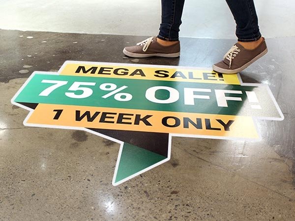 Напольные наклейки указатели