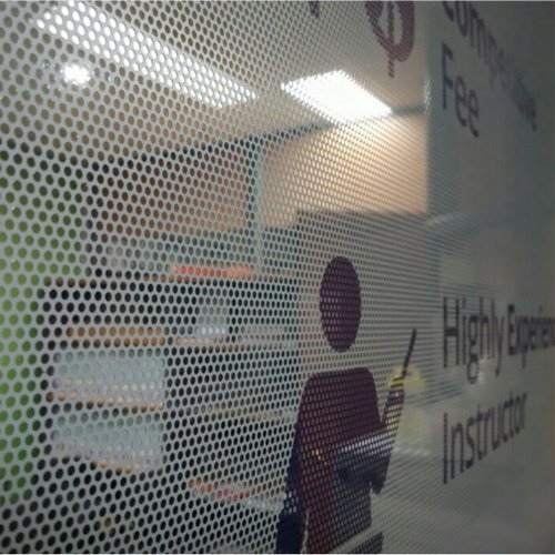 Наклейки на стекла в офисе