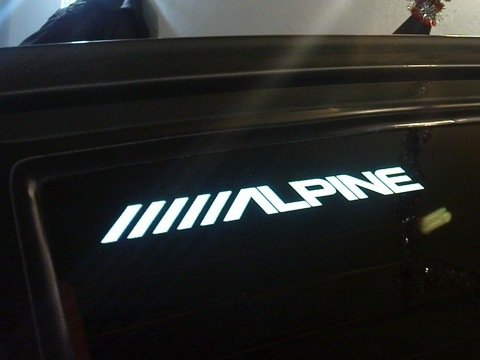 Алпайн наклейка