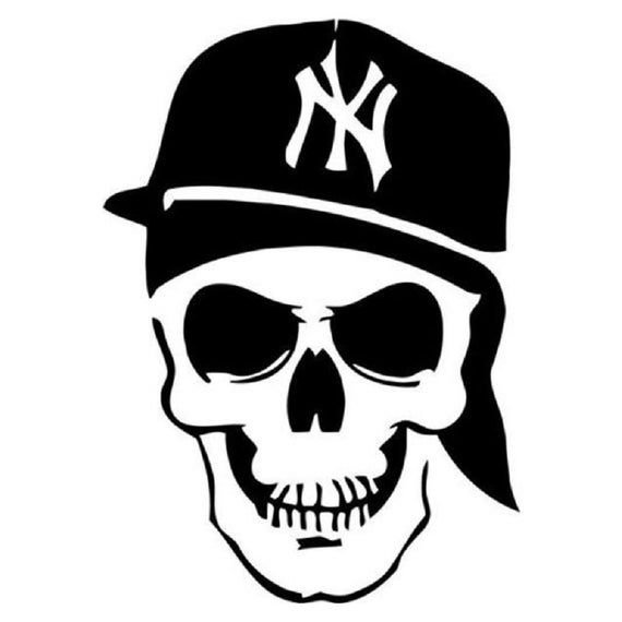 Череп в кепке