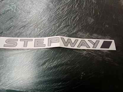 Информационная наклейка на Рено Логан