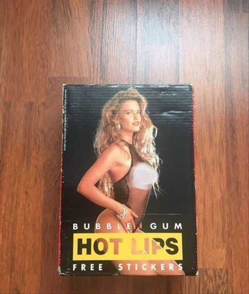 Наклейки из жвачек с голыми