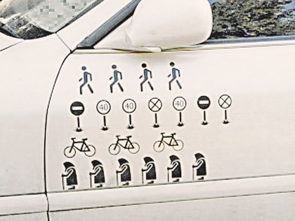 Наклейки на авто бабушки в ряд