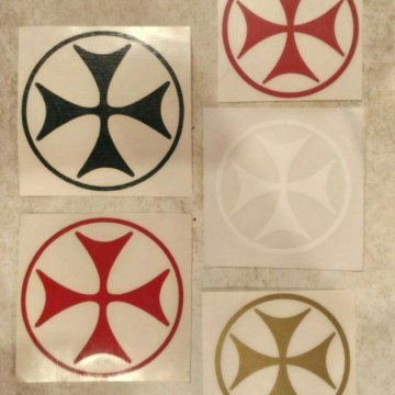 Грузинский крест на машине