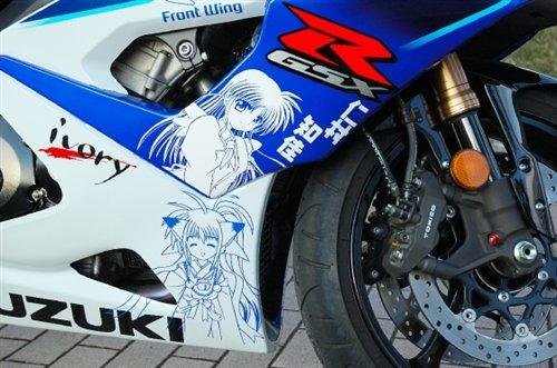 Аниме наклейки на бак мотоцикла