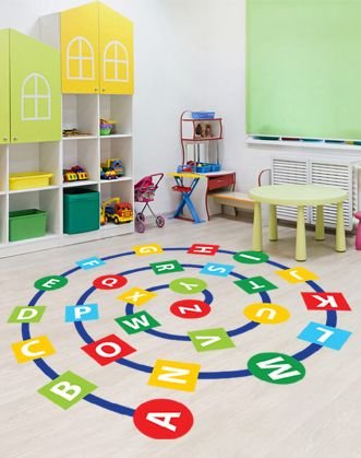 Следы на полу наклейки