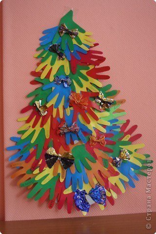 Поделка елка из ладошек