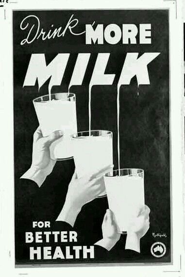 Советские плакаты молоко