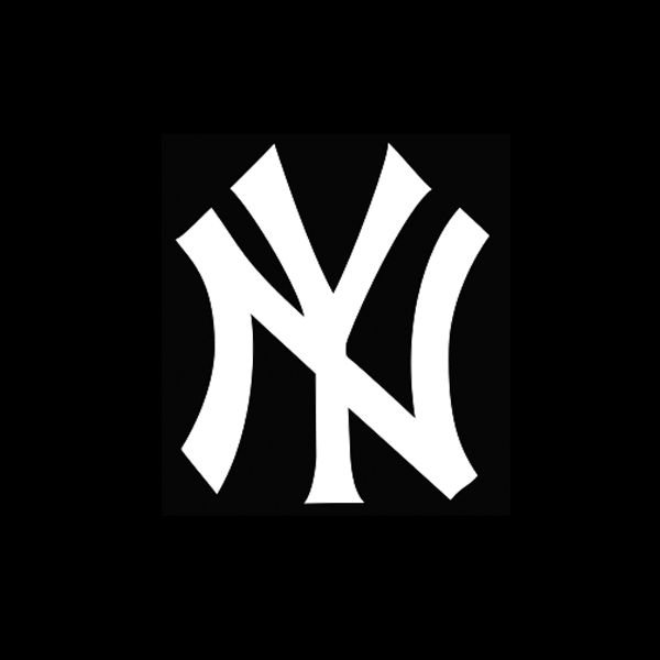 New York Yankees лого на одежде