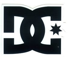 DC Shoes logo наклейка