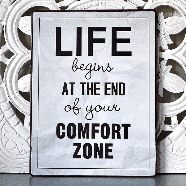 Логотип с надписью:Comfort Zone