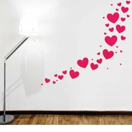 Сердечки на стене