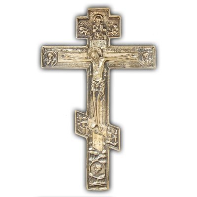 Православный крестик на белом фоне