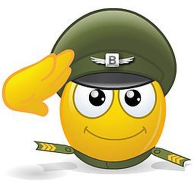 Смайлик в военной фуражке