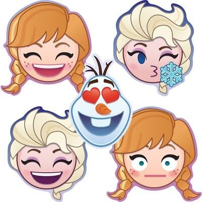 Эльза в полный рост на белом фоне