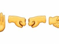 Смайлик удар кулаком