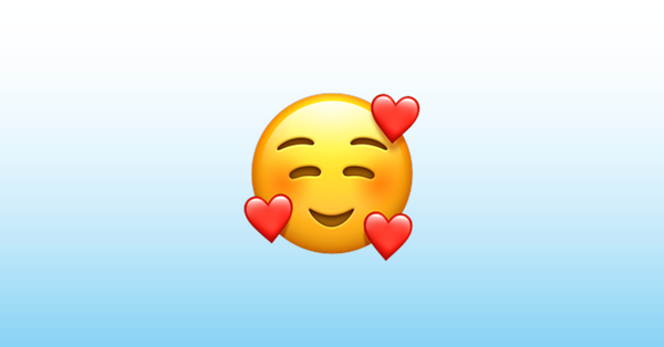 Смайлик с тремя сердечками что означает