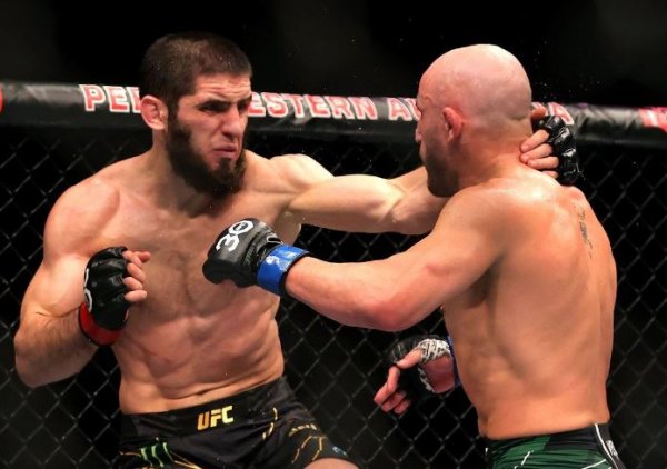 Боец Ислам Махачев