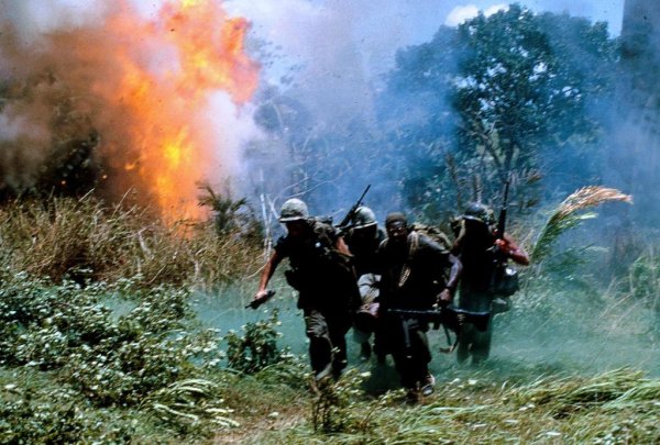 Взвод Platoon 1986 Постер