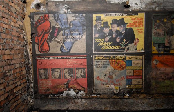 Андеграундные плакаты