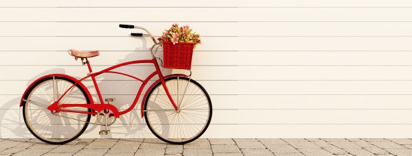 Красный ретро велосипед