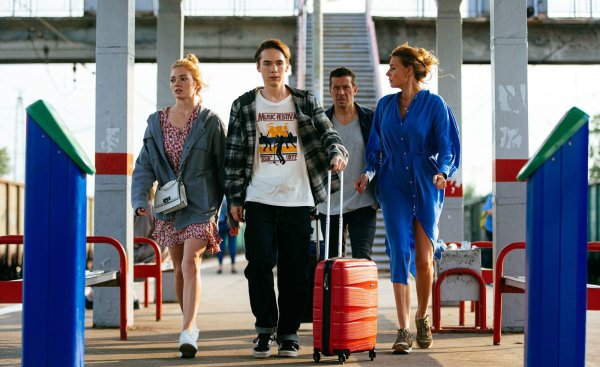 Anchorman 2: the Legend continues Постер