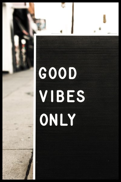 Постер good Vibes only