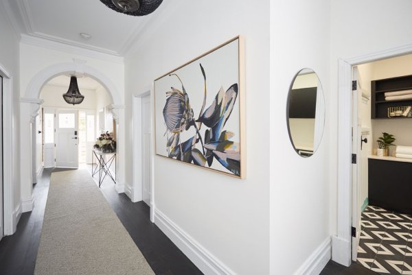 Картина в коридор