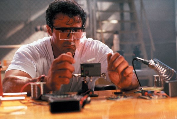 Выживальщик the Survivalist 2021