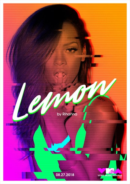 Риана Плостер с надписью