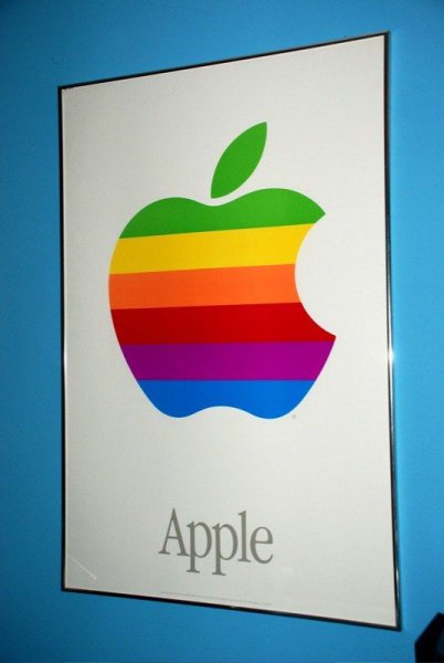 Think different Apple магазин