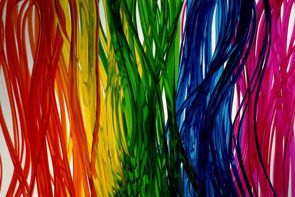 Разноцветные постеры