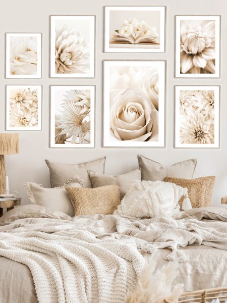 Постер на бежевом фоне