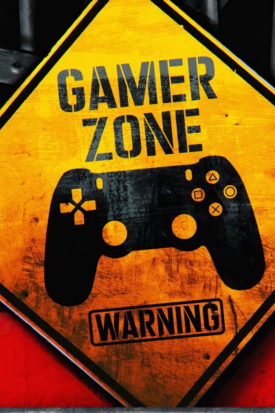 Комната геймера с постерами