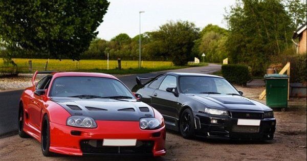 Nissan Skyline GTR r34 vs Toyota Supra