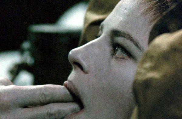 Ночной портье / the Night Clerk (2020)