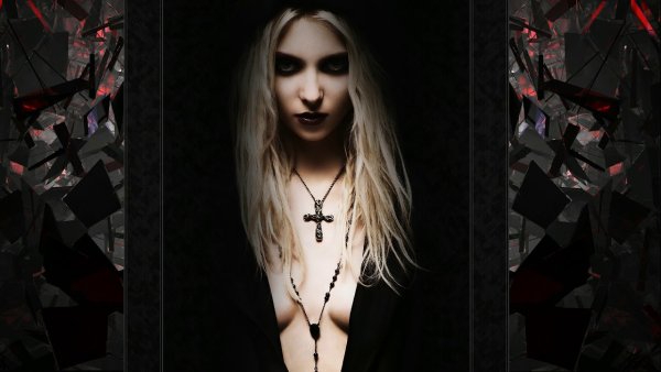 Pretty Reckless крест
