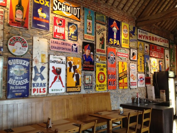 Логотип в стиле пин ап