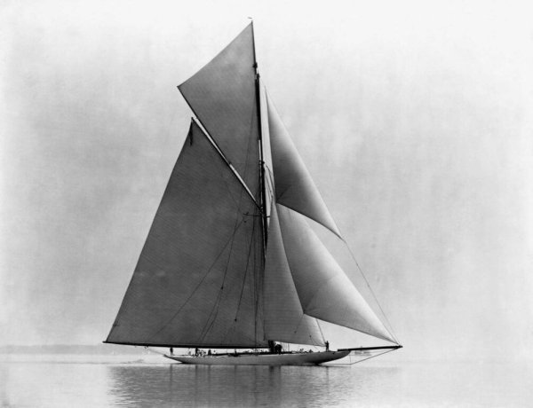 Постеры черно белые с парусниками