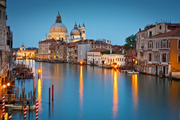 Венеция в сумерках Италия