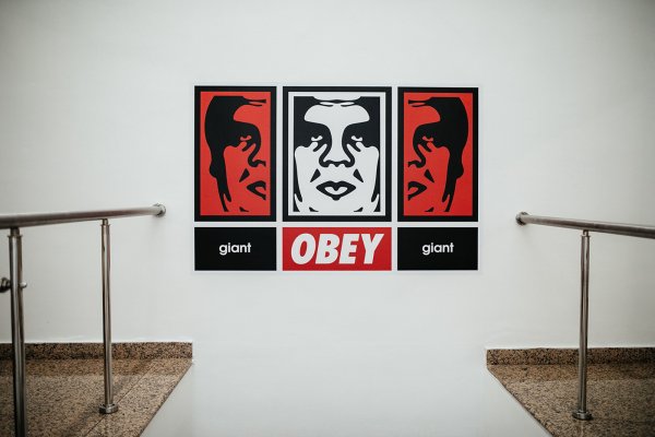 Putin giant Andre Obey