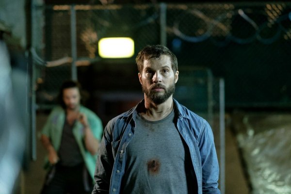 Бенедикт Харди апгрейд фильм