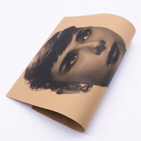 Бумажный плакат